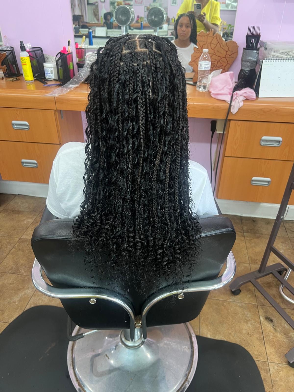Boho knotless braids by Akwaba Hair Braiding